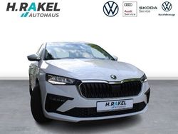 Weiß Gebraucht 2024 Skoda Scala Essence Kleinwagen | 22.980 € (Fairer Preis)