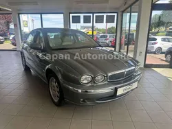 Silber Gebraucht 2004 Jaguar X-type Executive Limousine | 11.499 €