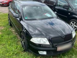 Schwarz Gebraucht 2007 Skoda Octavia Kombi | 3.990 € (Etwas zu teuer)