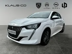 Weiss / banquise weiss Gebraucht 2022 Peugeot 208 Kleinwagen | 19.900 €