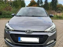 Grau Gebraucht 2018 Hyundai i20 Passion Plus Limousine | 5.900 €