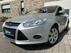 Silber Gebraucht 2014 Ford Focus Ambiente Limousine | 6.990 € (Fairer Preis)