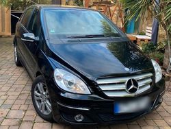 Schwarz Gebraucht 2011 Mercedes B180 Van / Kleinbus | 7.500 €