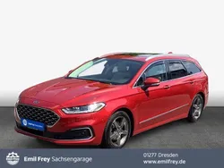 Lackierung: lucidrot metallic Gebraucht 2021 Ford Mondeo Vignale Kombi | 21.440 € (Etwas zu teuer)