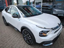 Weiß Gebraucht 2023 Citroën e-C4 Shine Limousine | 23.990 € (Etwas zu teuer)