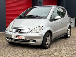 Silber Gebraucht 2002 Mercedes A160 Van / Kleinbus | 2.400 € (Fairer Preis)