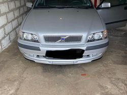 Silber Gebraucht 2001 Volvo V40 Kombi | 3.500 € (Teuer)