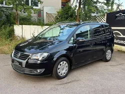 Schwarz Gebraucht 2010 VW Touran Freestyle Van / Kleinbus | 2.390 € (Superpreis)