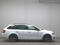 Moonweiss metallic Gebraucht 2017 Skoda Octavia RS Kombi | 10.490 € (Superpreis)