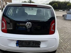Weiß Gebraucht 2016 VW up! Kleinwagen | 7.200 € (Guter Preis)