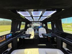 Schwarz Gebraucht 2023 Mercedes V220 Business Van / Kleinbus | 73.998 € (Etwas zu teuer)