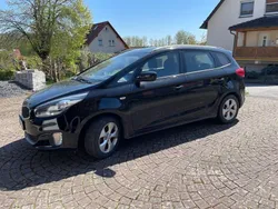 Schwarz Gebraucht 2014 Kia Carens Edition 7 Van / Kleinbus | 4.300 € (Superpreis)