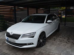 Weiß Gebraucht 2016 Skoda Superb Kombi | 15.800 € (Fairer Preis)
