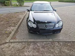 Schwarz Gebraucht 2007 Mercedes C200 Coupé | 1.990 €