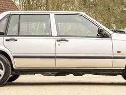 Silber Gebraucht 1993 Volvo 940 Limousine | 7.800 €
