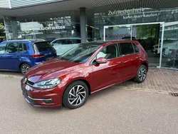 Cranberry red metallic Gebraucht 2019 VW Golf VII Join Kleinwagen | 18.950 € (Fairer Preis)