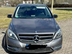 Silber Gebraucht 2014 Mercedes B180 Van / Kleinbus | 14.800 € (Fairer Preis)