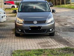 Grau Gebraucht 2012 VW Touran Match Van / Kleinbus | 14.200 € (Teuer)
