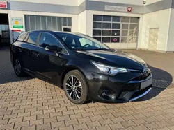 Schwarz Gebraucht 2018 Toyota Avensis Team Kombi | 18.490 € (Fairer Preis)