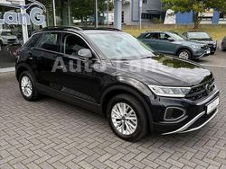 Deep black Gebraucht 2023 VW T-Roc Life SUV | 19.490 € (Guter Preis)