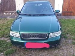 Grün Gebraucht 1999 Audi A4 Limousine | 1.399 € (Guter Preis)