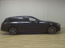 Schwarz Gebraucht 2022 Mercedes E220 Avantgarde Limousine | 28.980 € (Superpreis)