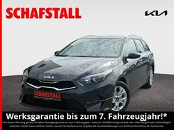Grau ((h8g) pentametal met.) Gebraucht 2024 Kia Ceed Sportswagon Comfort Kombi | 22.479 € (Superpreis)