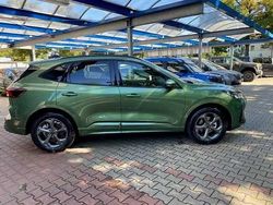 Burstinggrünmet Neu 2025 Ford Kuga ST-Line X SUV | 38.880 € (Teuer)