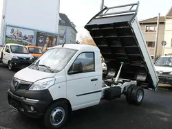 Plaster weiss Neu 2025 Piaggio Porter SUV | 30.990 € (Etwas zu teuer)