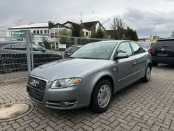 Grau Gebraucht 2005 Audi A4 Limousine | 2.500 € (Guter Preis)