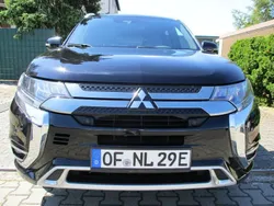 Pantherschwarz (p) Gebraucht 2019 Mitsubishi Outlander P-HEV Top SUV | 16.900 € (Fairer Preis)