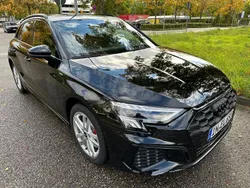 Schwarz Gebraucht 2024 Audi A3 Sportback e-tron S-Line Limousine | 37.500 € (Teuer)