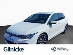 Weiß Gebraucht 2024 VW Golf VIII Move Limousine | 22.833 € (Guter Preis)