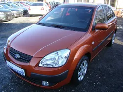 Orange metallic Gebraucht 2008 Kia Rio Spirit Limousine | 2.970 €