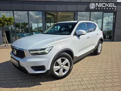 Weiß Gebraucht 2022 Volvo XC40 Momentum SUV | 29.999 € (Fairer Preis)