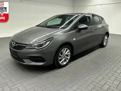 Grau (quarzgraumet.) Gebraucht 2020 Opel Astra Limousine | 13.480 € (Fairer Preis)