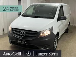 Weiss Gebraucht 2023 Mercedes Vito Van / Kleinbus | 39.049 € (Etwas zu teuer)