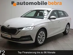 Weiß Gebraucht 2020 Skoda Octavia Style Kombi | 18.790 € (Guter Preis)