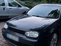 Grau Gebraucht 2002 VW Golf IV Kleinwagen | 5.900 €