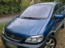 Blau Gebraucht 2002 Opel Zafira Van / Kleinbus | 1.000 € (Guter Preis)