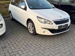 Weiß Gebraucht 2016 Peugeot 308 SW Kombi | 5.900 €