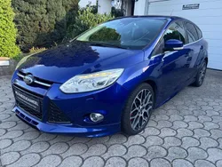 Blau Gebraucht 2014 Ford Focus ST-Line Limousine | 5.880 € (Guter Preis)