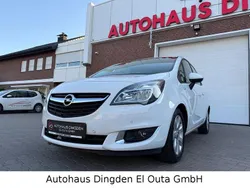 Weiß Gebraucht 2017 Opel Meriva Edition Van / Kleinbus | 9.950 € (Fairer Preis)