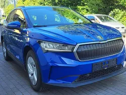Modra energy/energy blue Gebraucht 2023 Skoda Enyaq iV Loft SUV | 21.999 € (Superpreis)