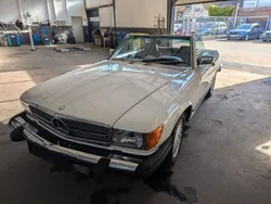 Weiß Gebraucht 1987 Mercedes 560 Cabrio | 16.900 €