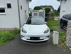 Weiß Gebraucht 2022 Tesla Model 3 Standard Range Limousine | 24.750 € (Superpreis)