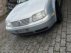 Silber Gebraucht 1999 VW Bora Limousine | 800 € (Guter Preis)