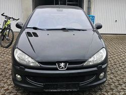 Schwarz Gebraucht 2004 Peugeot 206 CC Cabrio | 2.000 € (Etwas zu teuer)