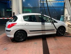 Silber Gebraucht 2009 Peugeot 308 Limousine | 2.999 € (Fairer Preis)