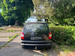 Schwarz Gebraucht 2005 Opel Zafira Van / Kleinbus | 1.150 €